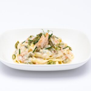 Tagliolini al salmone con asparagi